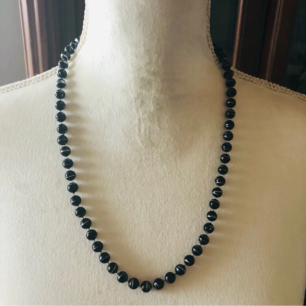 Vintage 80s black with silver metallic painted bead necklace